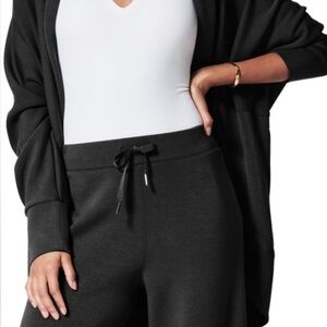 SPANX AirEssentials
Cocoon Cardigan